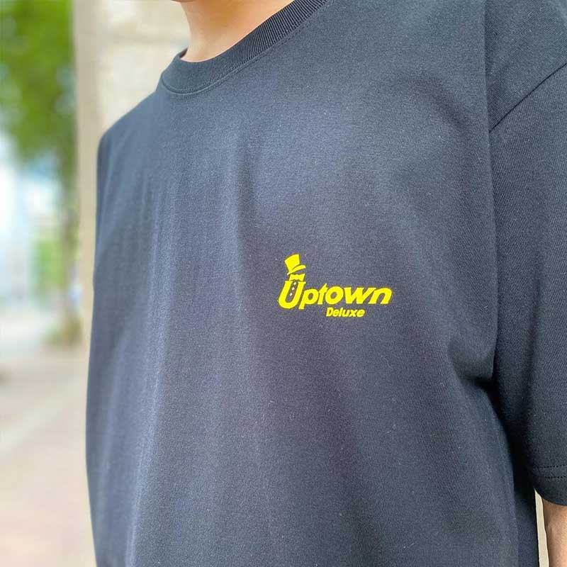 UPTOWN LOGO T-SH アップタウン ロゴ Tシャツ BLACK/YELLOW