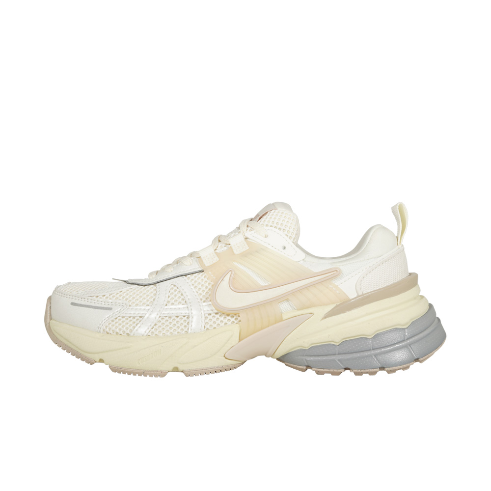 ナイキ ウィメンズ V2K ラン NIKE WMNS V2K RUN HQ1512-110