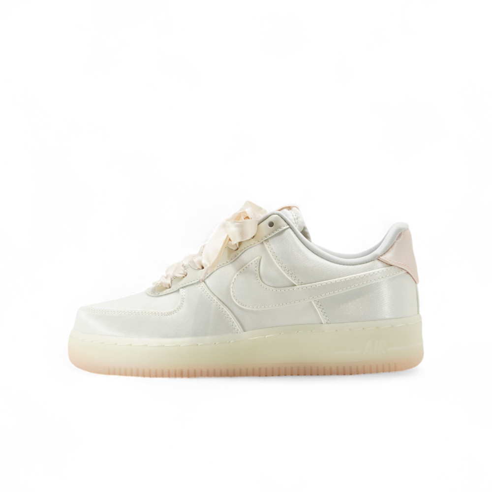 ナイキ ウィメンズ エア フォース 1 '07 LV8 NIKE WMNS AIR FORCE 1 '07  LV8  HQ3762-133